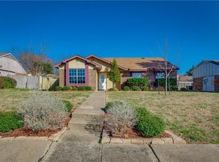 2122 High Bluff Dr, Garland, TX 75041