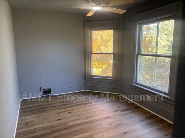 1534 3rd Ave SE APT 3, Cedar Rapids, IA 52403
