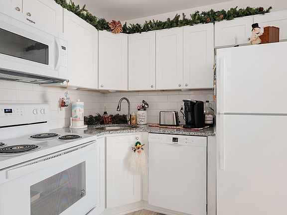 5th image of 12 E 6th St #8
