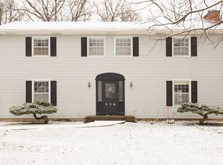 356 Meadowrue Ln, Batavia, IL