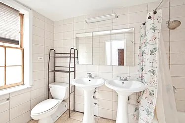 Rented by R New York