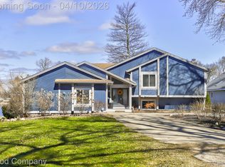 9526 Montgold Ave, White Lake, MI