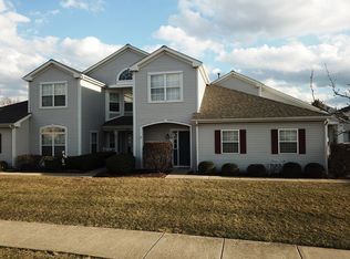 330 Cascade Ln, Oswego, IL 60543