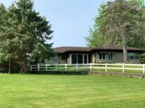 432 Drake Rd, Kendallville, IN 46755