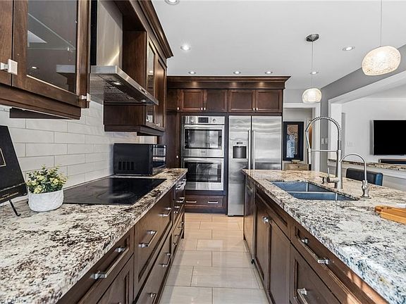 4th image of 6624 Mockingbird Ln