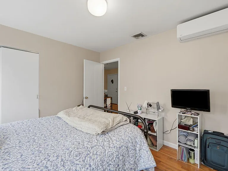 409 Adams St #6 — Photo 14