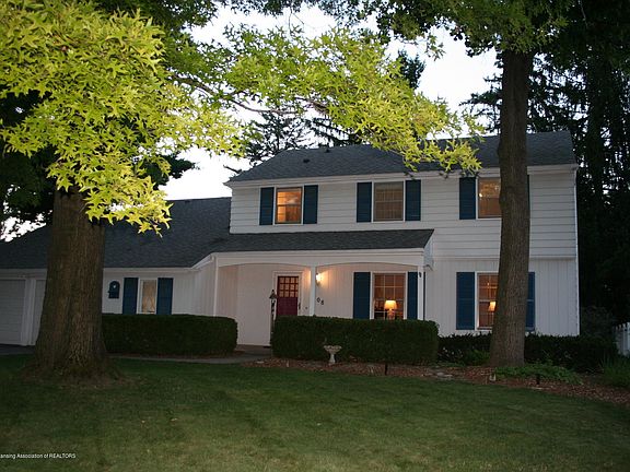2nd image of 2208 Riverwood Dr