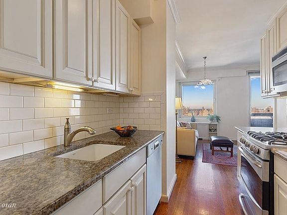 4th image of 1239 Madison Ave #27D