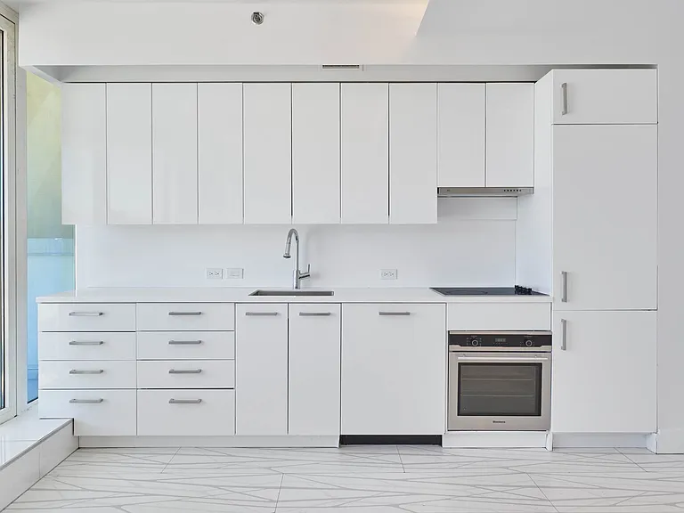 329 Pleasant Ave #6B — Photo 3