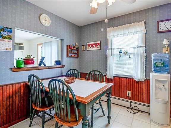 4th image of 2 Kensington Way