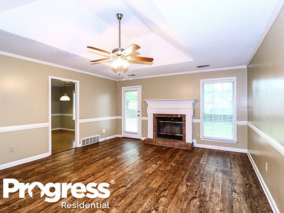 4th image of 7960 Meadow Trail Dr