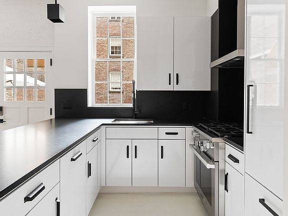 5th image of 131 1/2 Charles St