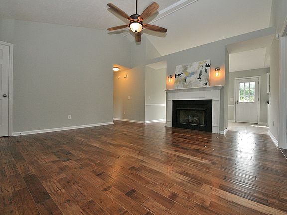 5th image of 132 Hermitage Dr