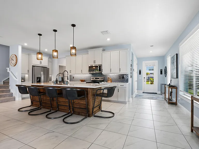 3524 NW Solange Ct — Photo 5