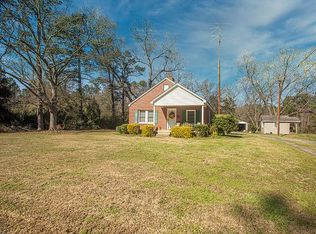 1017 Marshall Rd, Greenwood, SC 29646