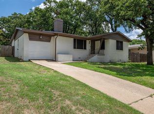 14 Van Ct, Hurst, TX 76053