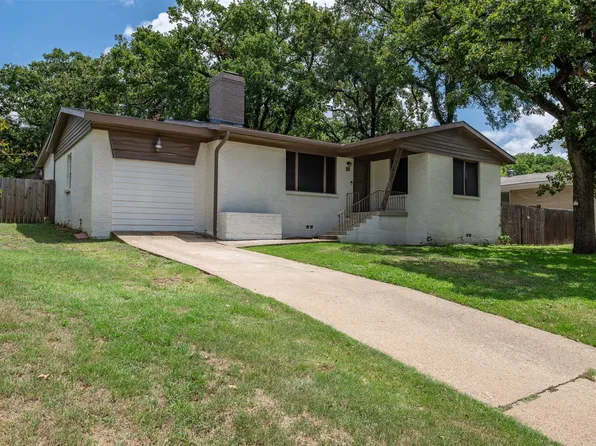 14 Van Ct, Hurst, TX 76053