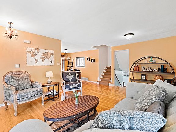 5th image of 506 S Knollwood Dr