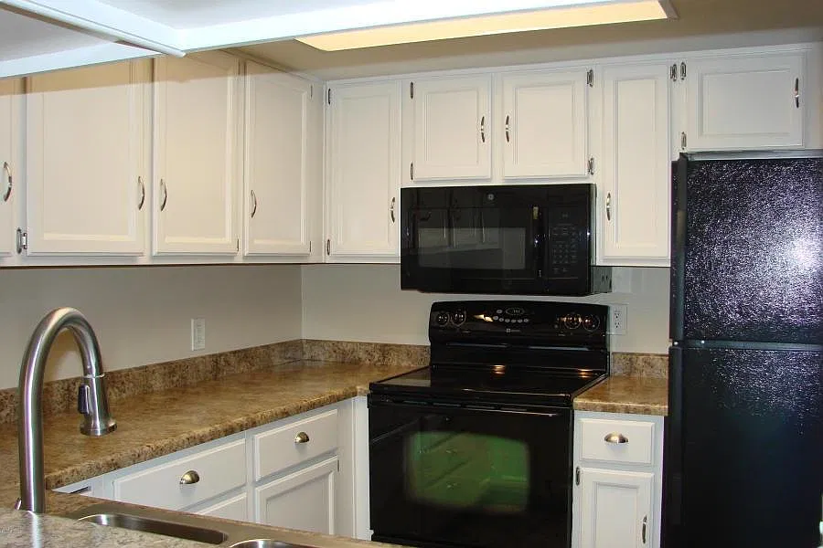2 bed, 2.5 bath, 1200 sqft, $1,725 — Photo 3