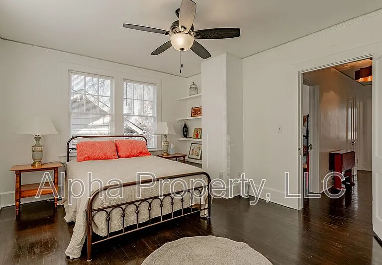 710 Augusta St — Photo 14
