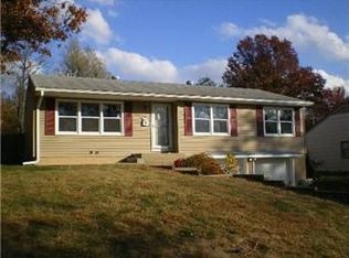 1105 N Farview Dr, Independence, MO 64056
