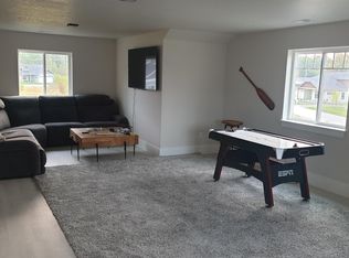 52 Peggys Ct, Dover, ID 83825