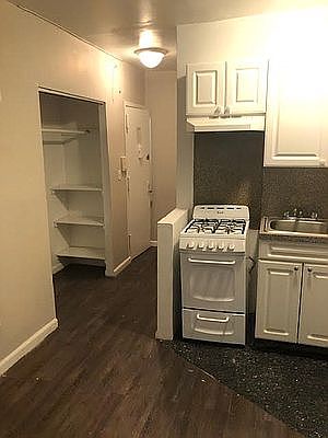 2nd image of 544 W 50th St APT 2RE
