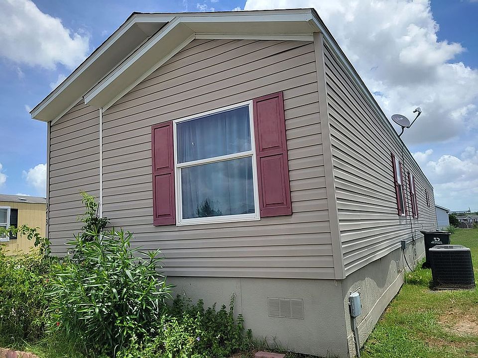 1st image of 373 Bridlewood Dr