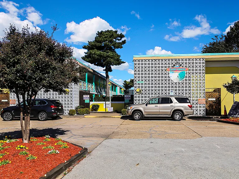Landscaped parking lot at Surfrider