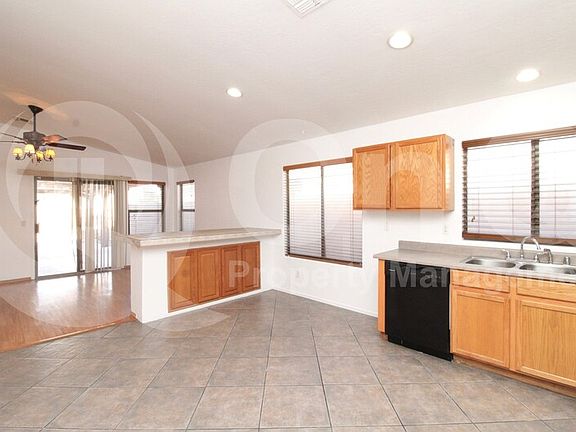 5th image of 2610 N 108th Dr