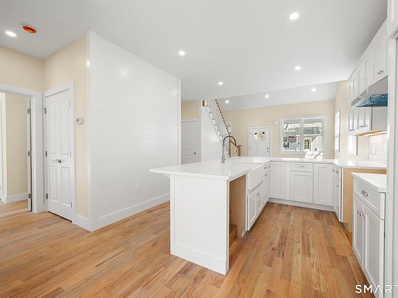 3rd image of 29 Ivy Hill Road #29