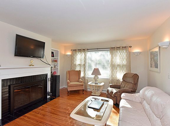 5th image of 845 College Ave