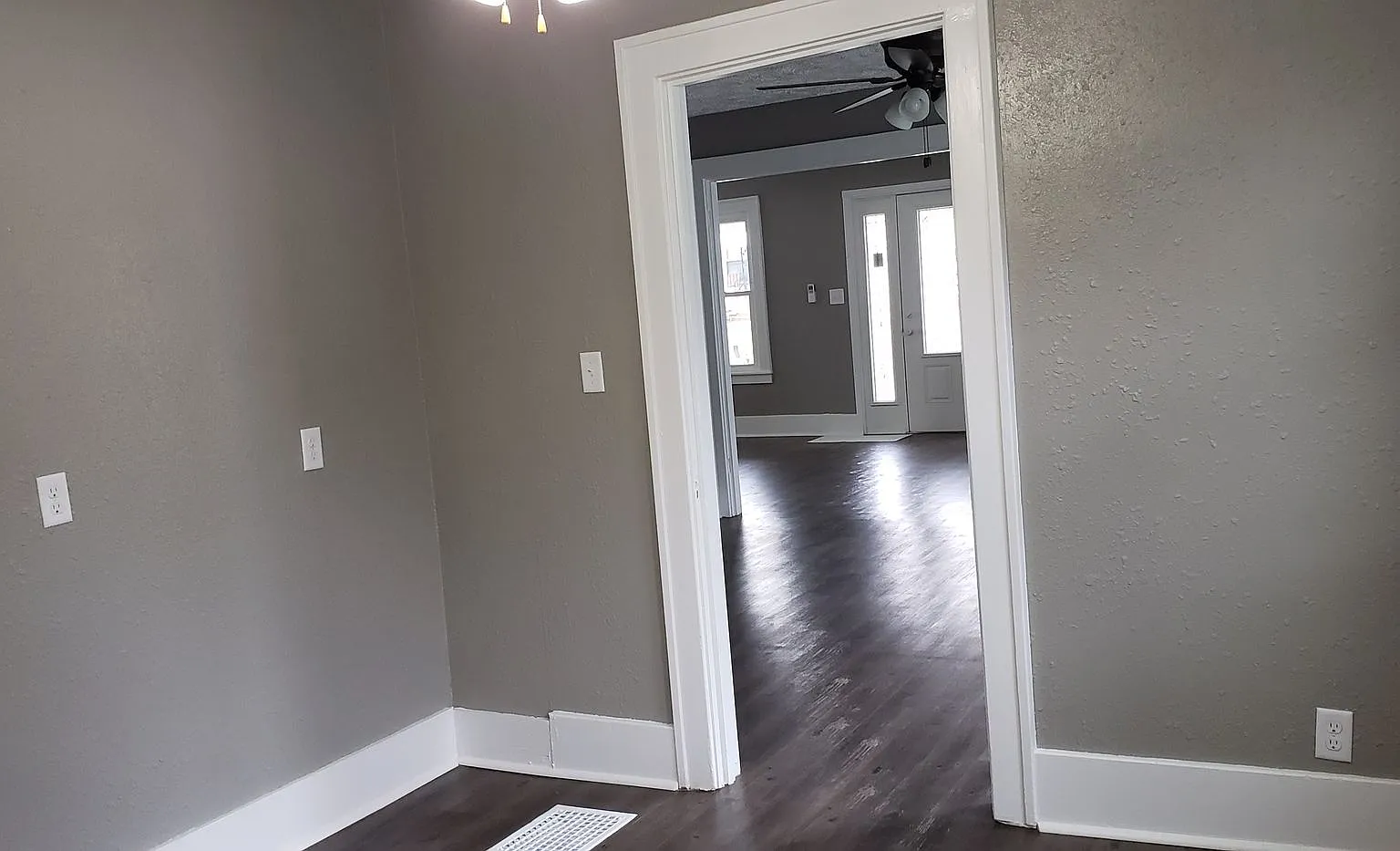 Spacious 5-Bedroom Home Near Downtown Kokomo — Photo 4