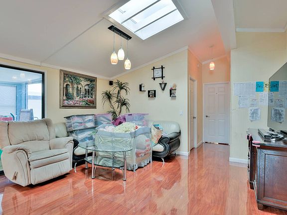 3rd image of 396 Chateau La Salle Dr