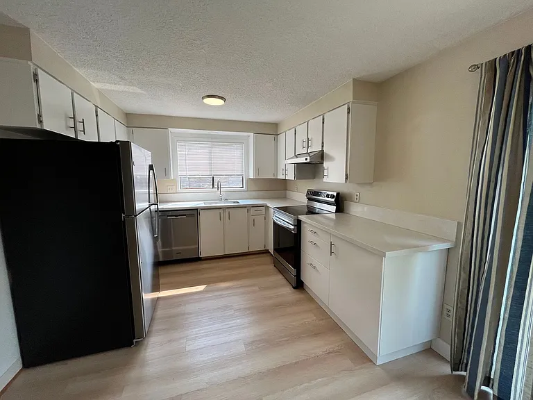 6636 SE Reedway St — Photo 4