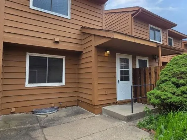 3231 Evergreen Dr, Eagan, MN 55121