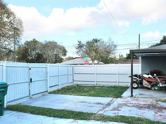5th image of 17710 SW 102nd Ave