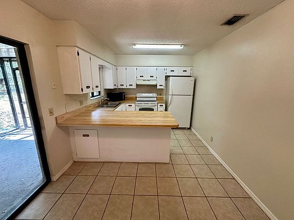 4th image of 745 Tumblebrook Dr
