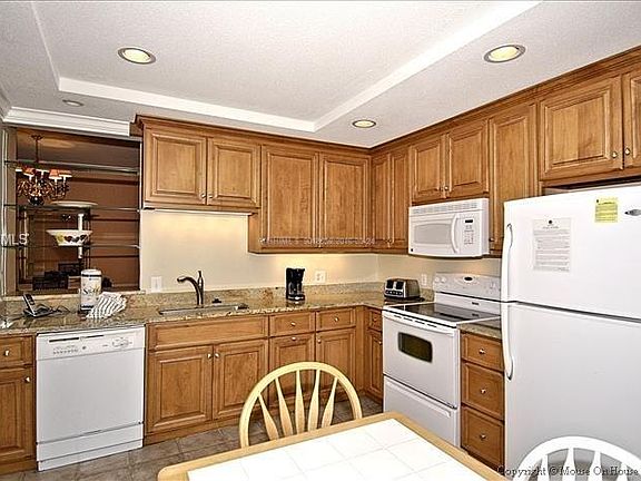 3rd image of 4 Wimbledon Ct APT 119