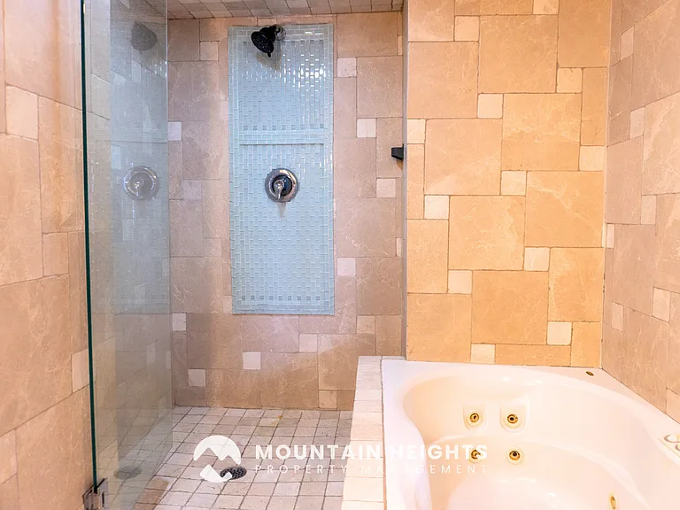 48 W Broadway #1-1708N — Photo 23