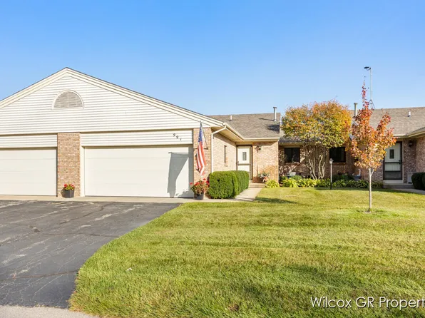 991 Bayou Dr SW, Byron Center, MI 49315
