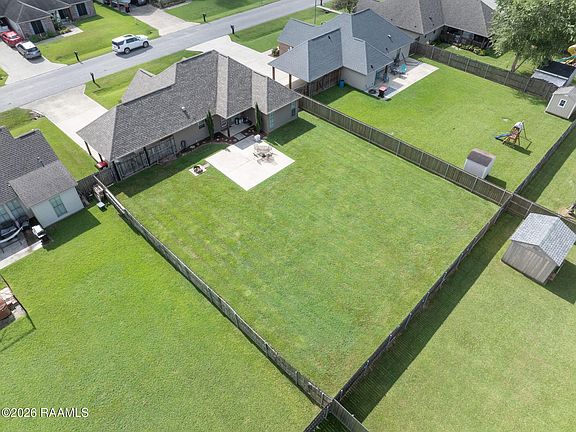 2nd image of 208 Landsdowne Way