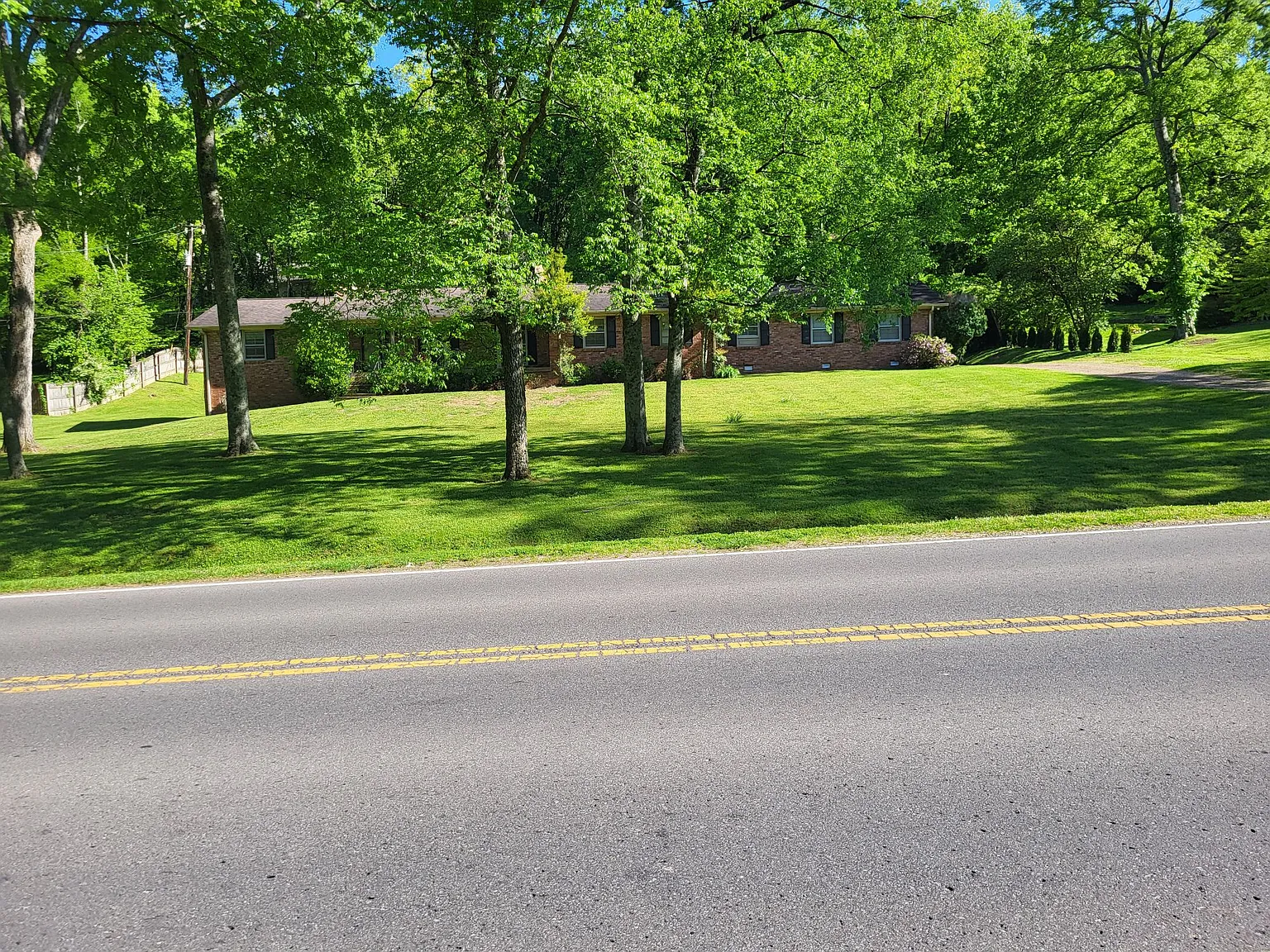 2 bed, 1000 sqft, $1,700 — Photo 1