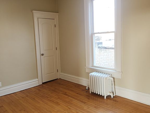 5th image of 1218 Milwaukee Ave