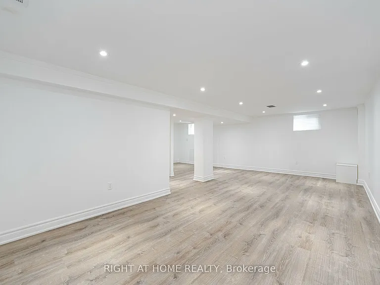 154 Martin Grove Rd — Photo 27