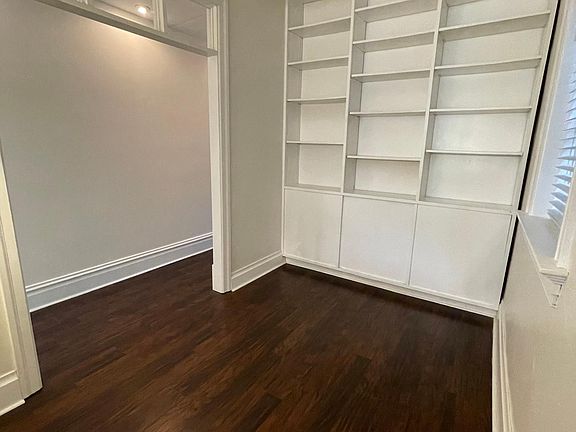 5th image of 4422 Laclede Ave