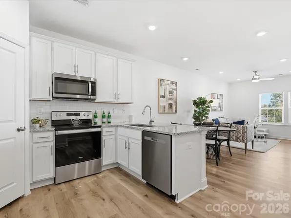 3136 Butler Hill Dr, Matthews, NC 28105