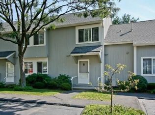10 Whiffletree Ln, Riverside, CT 06878