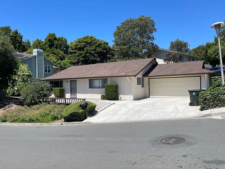 245 Saint Augustine Dr