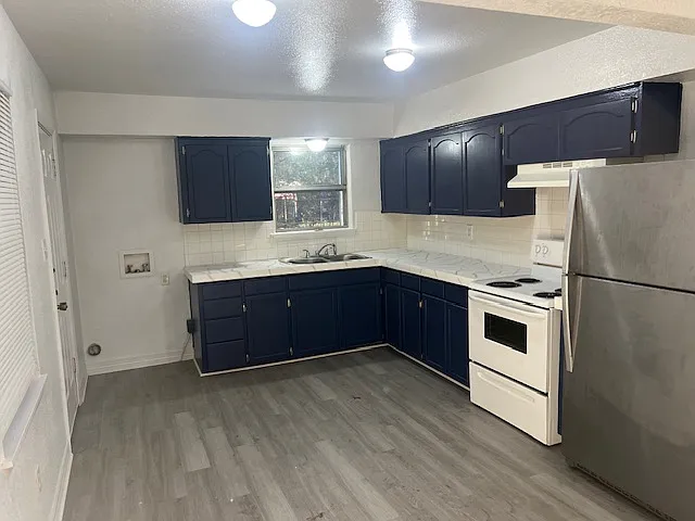403 S 7th St — Photo 3